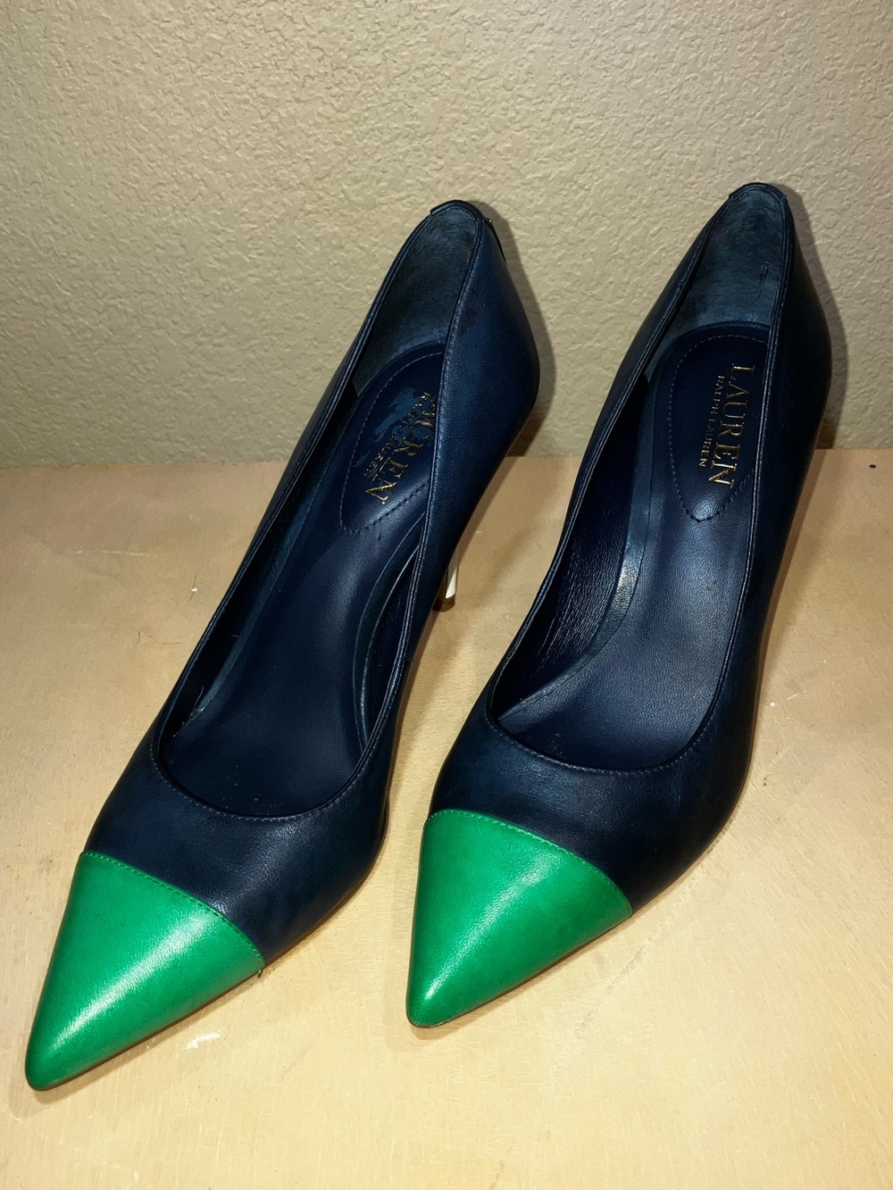Lauren Ralph Lauren Navy Pumps with Green Pointed Toes
